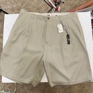 Joseph & Feiss Men’s silk light tan shorts